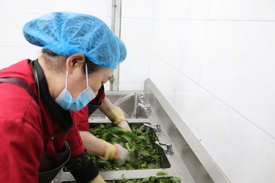 走近 内蒙亚新职工食堂后厨