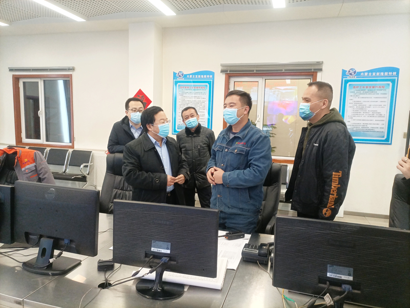 石拐区委副书记,区长李新春莅临内蒙亚新慰问检查